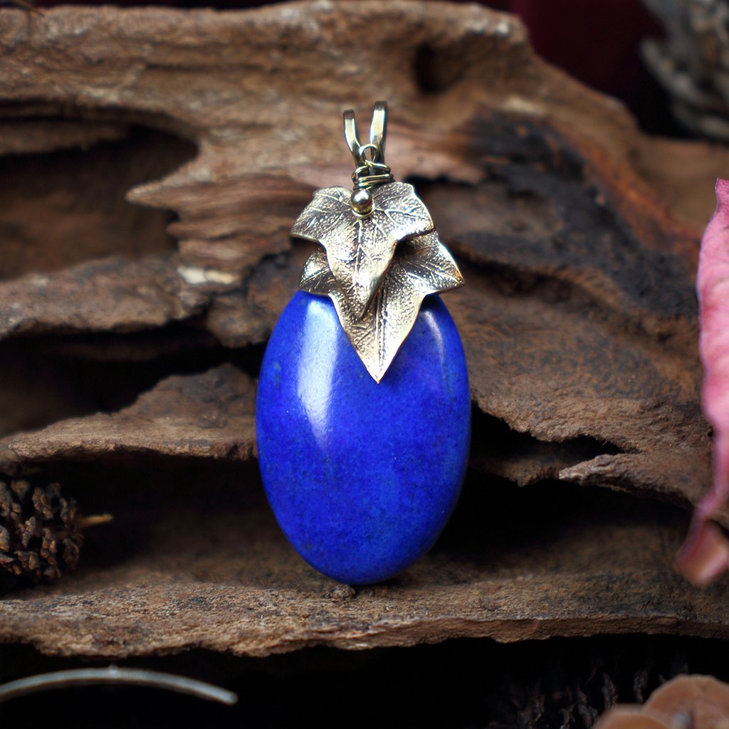 Pendentif "Idunn" ~ Lapis Lazuli & feuilles de lierre / PIÈCE UNIQUE